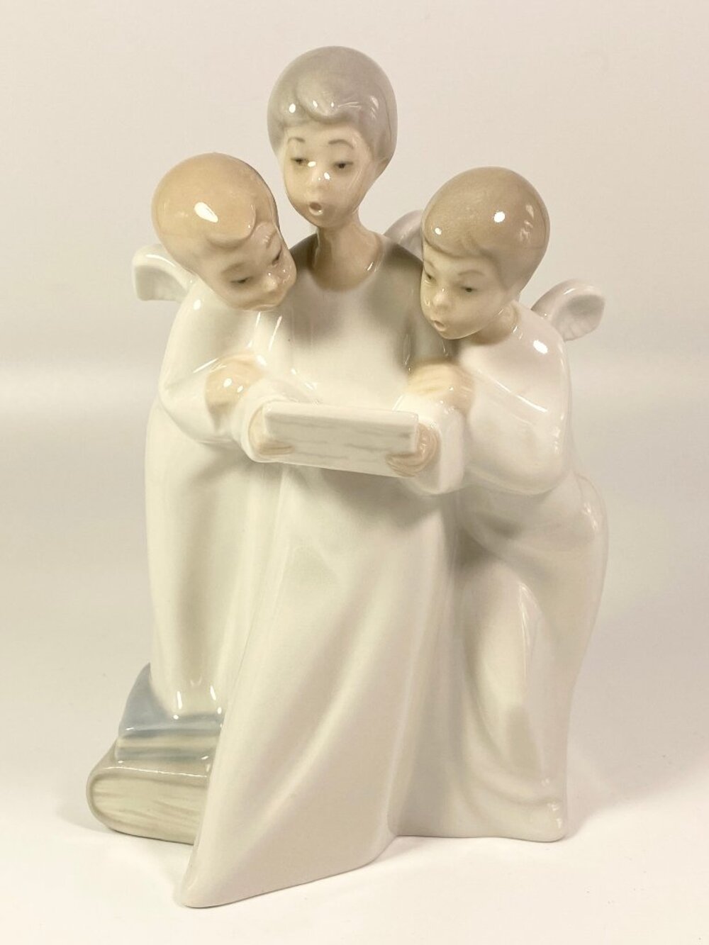 RARE !! Lladro Nao  Retired Group of 3 Choir Angel Children Singing Figurine
